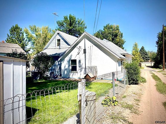 4th image of 739 W 1st St