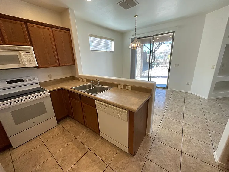 10890 E New Rock Ridge Dr — Photo 12