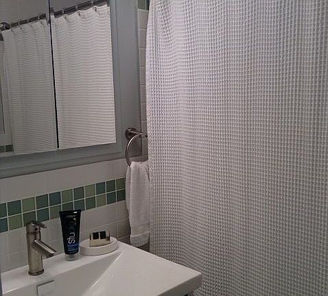 Full bath 1 approx. 2010