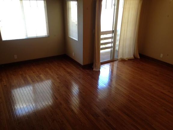 5th image of 836 E Thompson Blvd Unit J