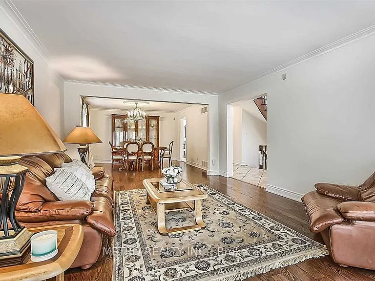 17 Twin Circle Ct #ENTIRE — Photo 7