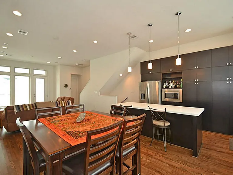 2713 Clay St — Photo 9