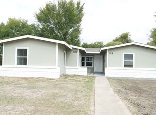 320 Dawson Cir, Grand Prairie, TX 75051