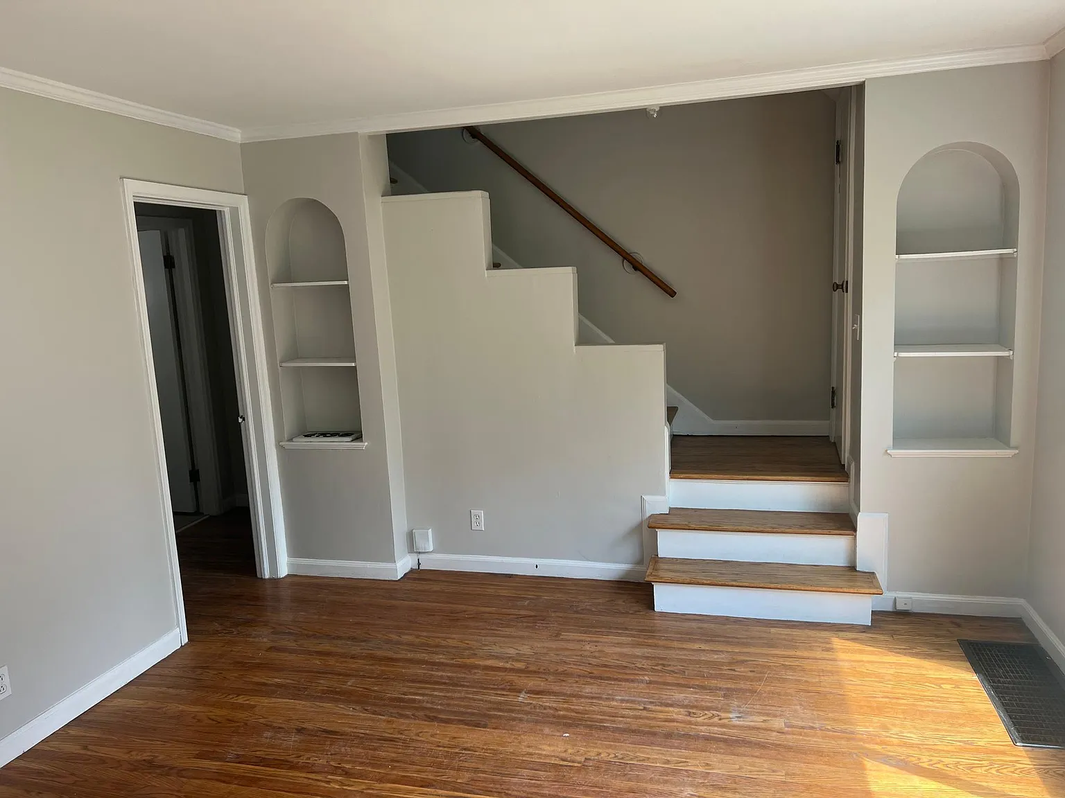 2 bed, 1.5 bath, 1060 sqft, $1,375 — Photo 2