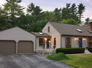 1 Maxim Rd, Rochester, MA 02770