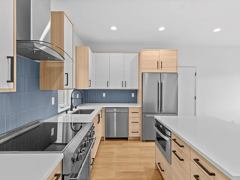 3239 61st Ave SW #B — Photo 15