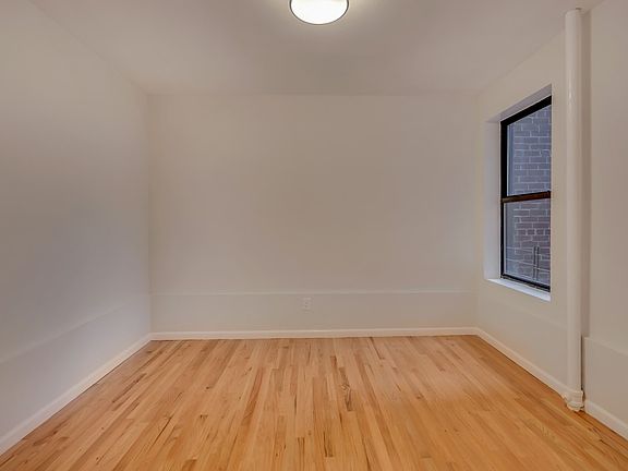 4th image of 3265 Bainbridge Ave APT A31