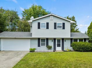 8211 Roxboro Ct, Fort Wayne, IN 46815