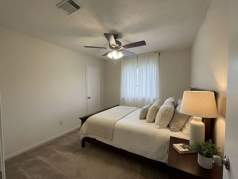 1907 Liberty Point Ln — Photo 17