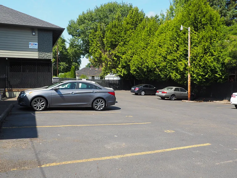 2615 NW Harrison Blvd — Photo 2