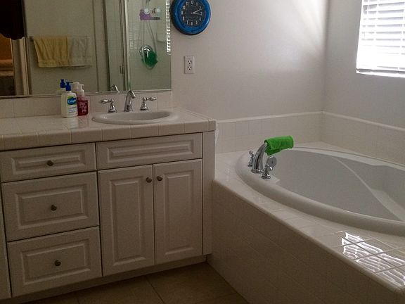 3rd image of 7847 Hazelnut Dr