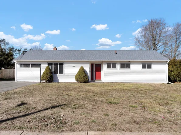 74 Greenwood Road, Windsor Locks, CT 06096