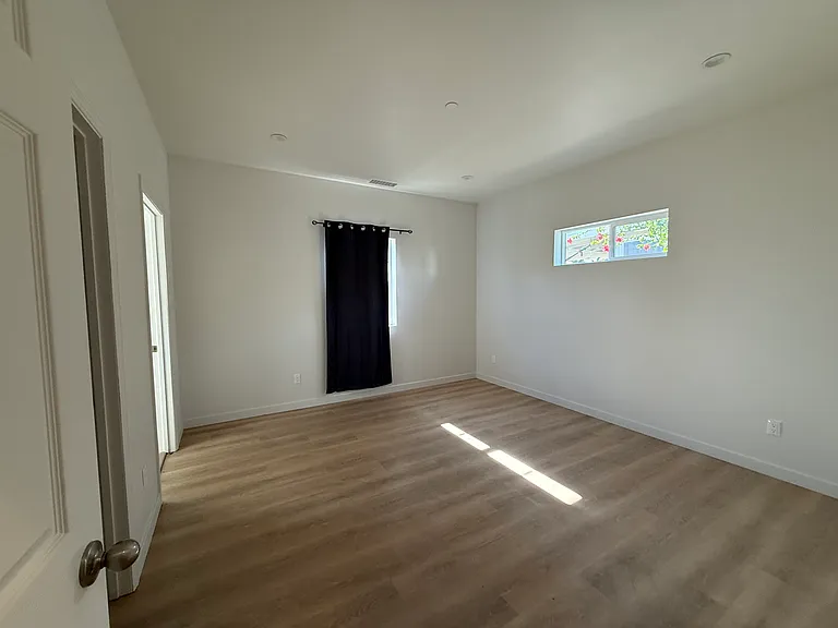 20352 Sherman Way — Photo 12