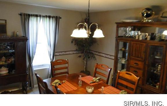 4th image of 105 Joan Dr