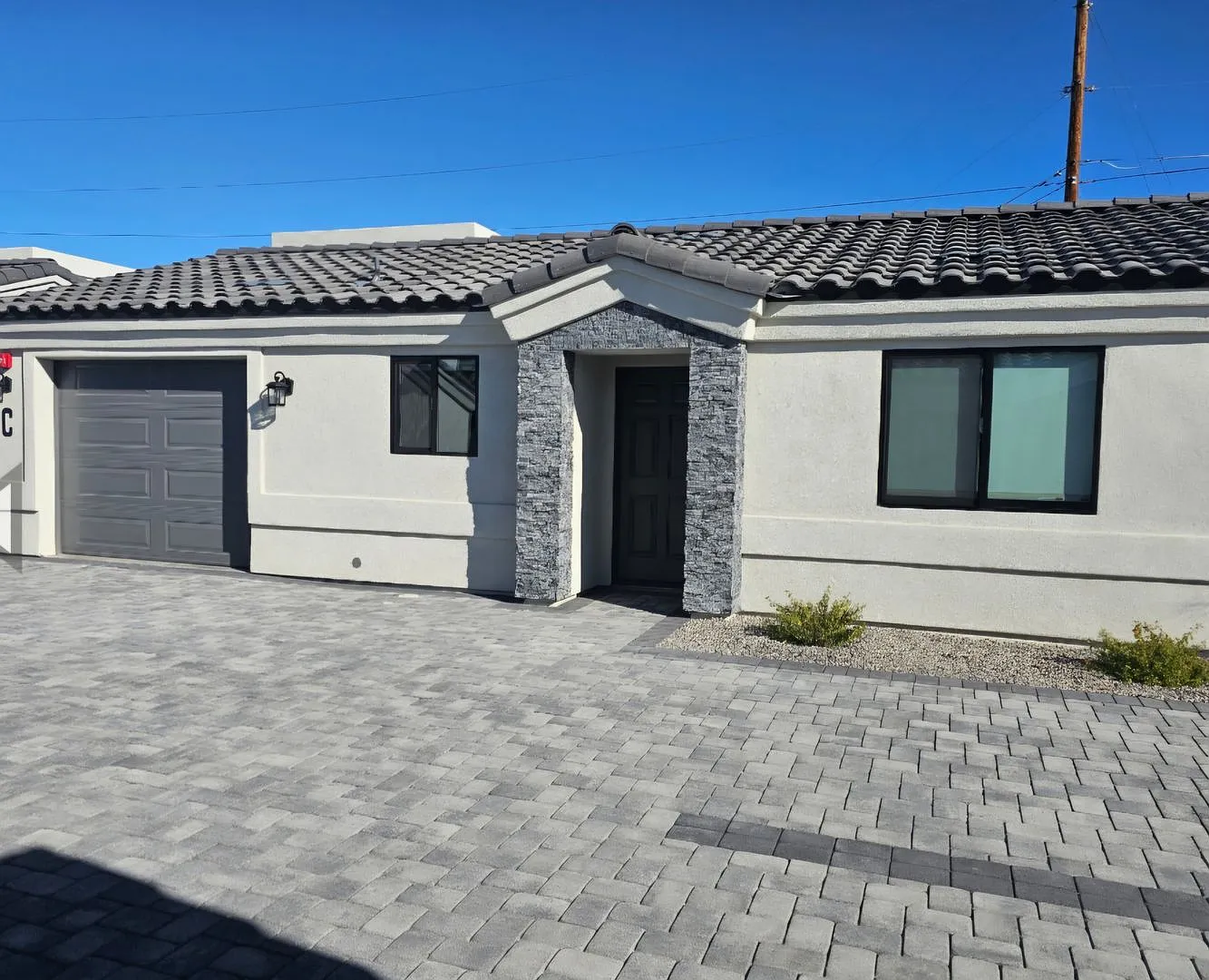 Brand New Complex!! Available October 1st — Photo 3