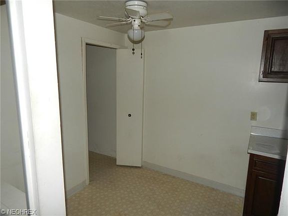 5th image of 9700 Cove Dr Unit 6G