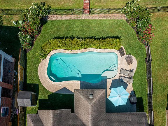 4th image of 17503 Stamford Oaks Dr