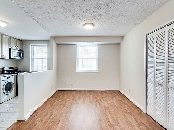 4th image of 218 E Mason Ave #3