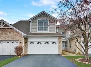 210 Foxfire Ct, Downers Grove, IL 60515