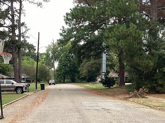 4th image of 4348 Rainbow Rd