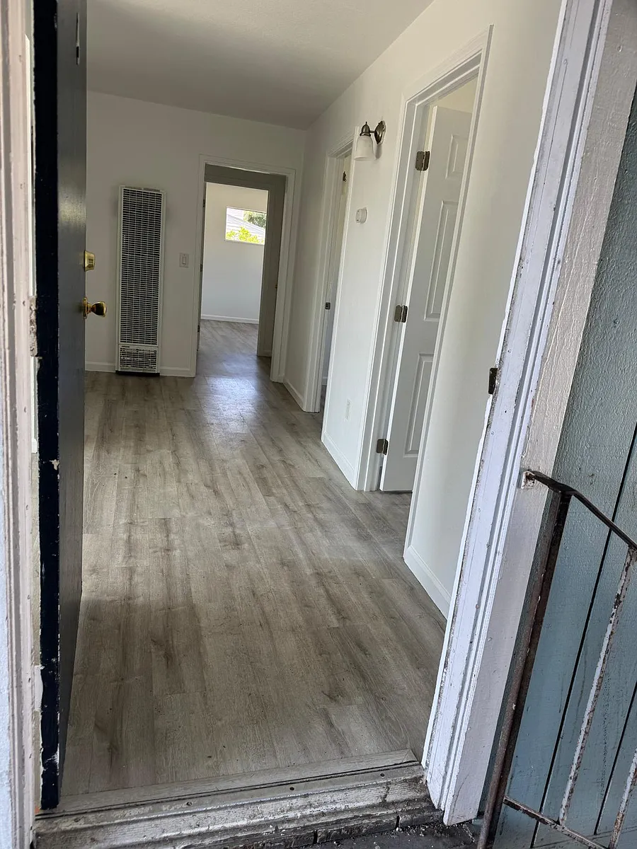 Building Photo - 927 Delport Ave #4