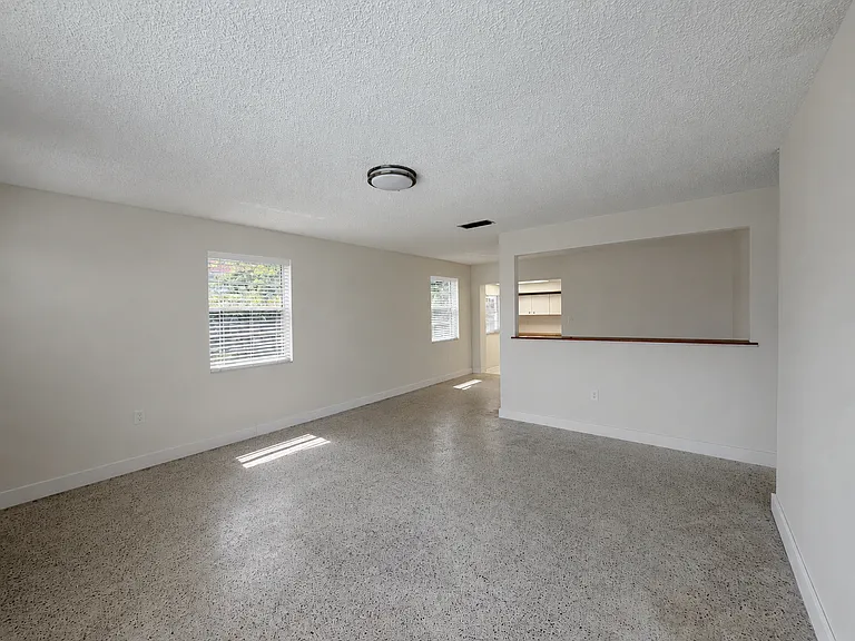 8541 Grand Canal Dr — Photo 3