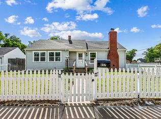 857 N Ridgewood Dr, Wichita, KS 67208