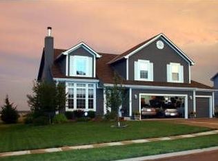5835 Meadowsweet Ln, Shawnee, KS 66226