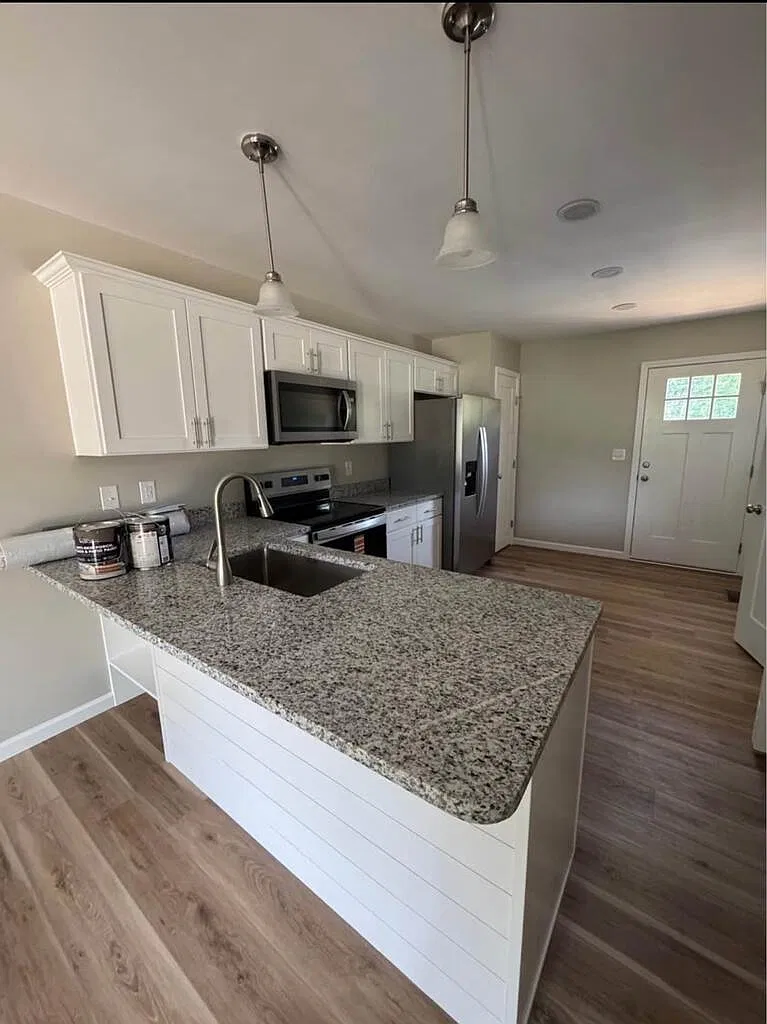 4 bed, 4.0 bath, $1,450 — Photo 3