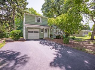 140 Colony Ln, Rochester, NY 14623