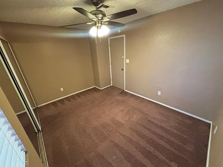435 W Daffodil St — Photo 14