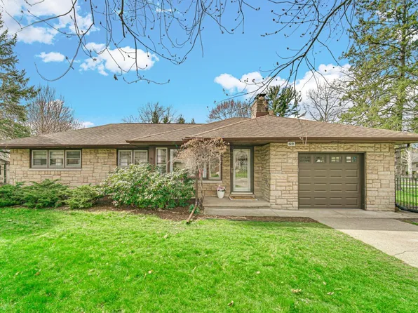 760 S Park Dr, Chesterton, IN 46304