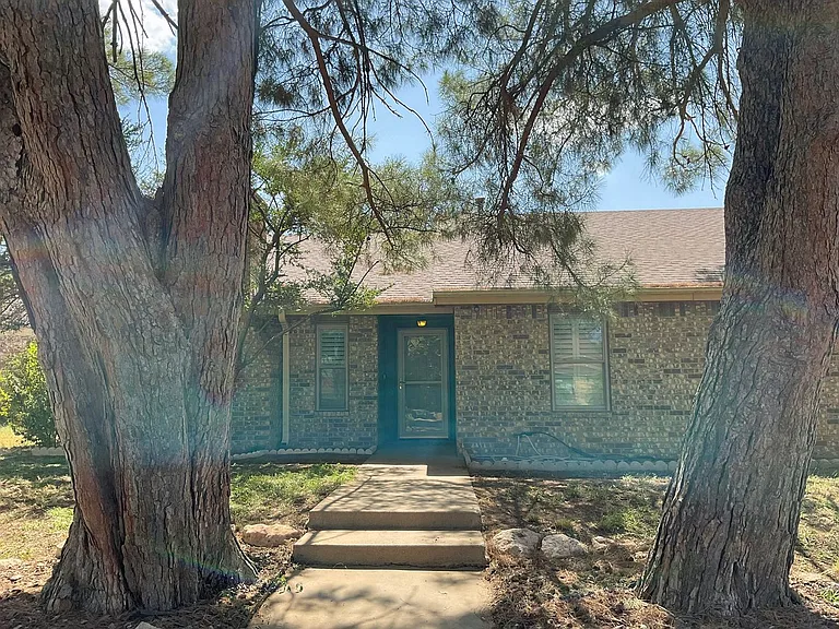 2407 Arbor Cir — Photo 19