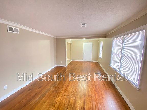 2nd image of 492 Jeanne Dr