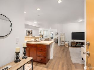 11004 NE 11th St APT 407, Bellevue, WA