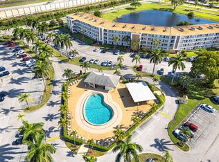 2049 Hythe #C, Boca Raton, FL 33434