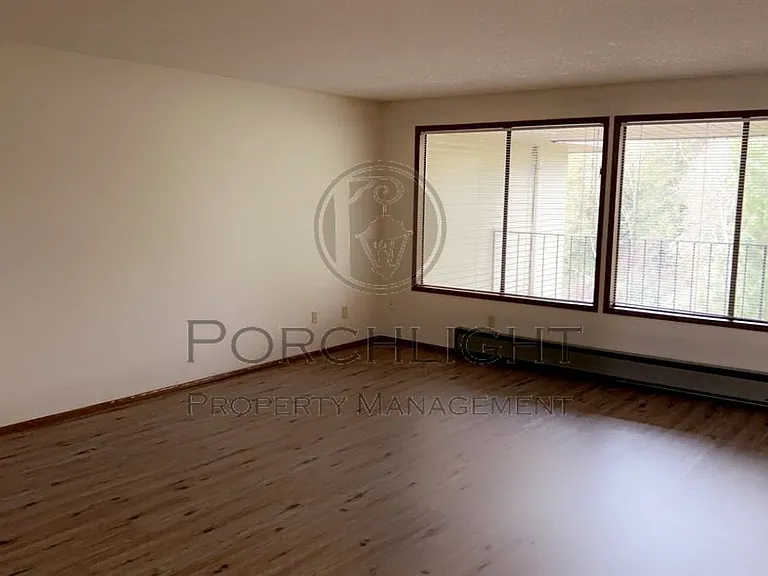 La Villa Apartments — Photo 39