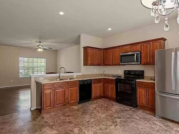 2nd image of 906 SW Green World St