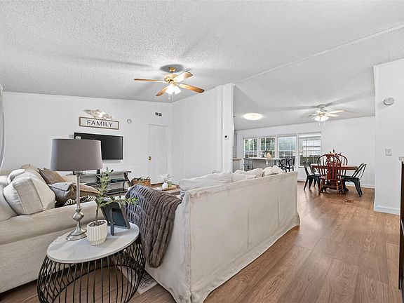 4th image of 16480 Brittany Way