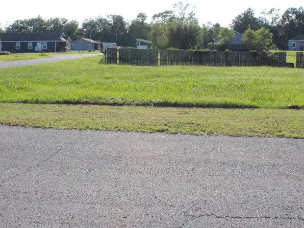 201 Laurelwood Dr, Lafayette, LA 70501