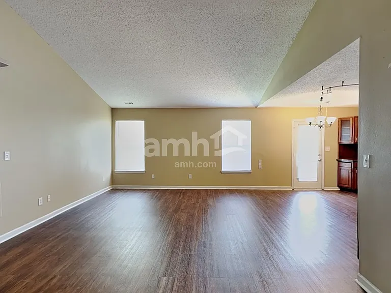 9892 Cedarstone Ln — Photo 6