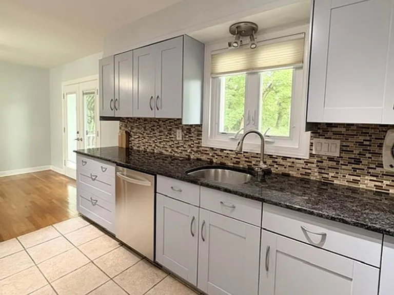 9714 Admiralty Dr — Photo 11