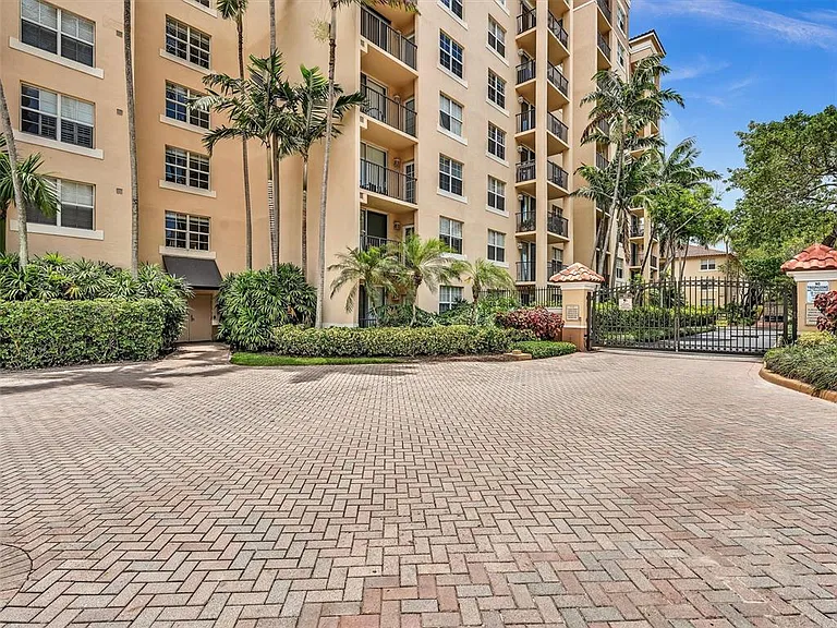 1801 N Flagler Dr #416 — Photo 38