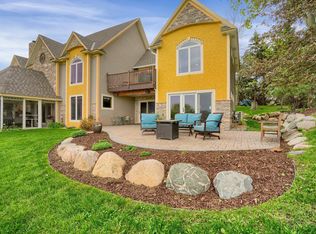 14541 Highland Dr, Shakopee, MN 55379