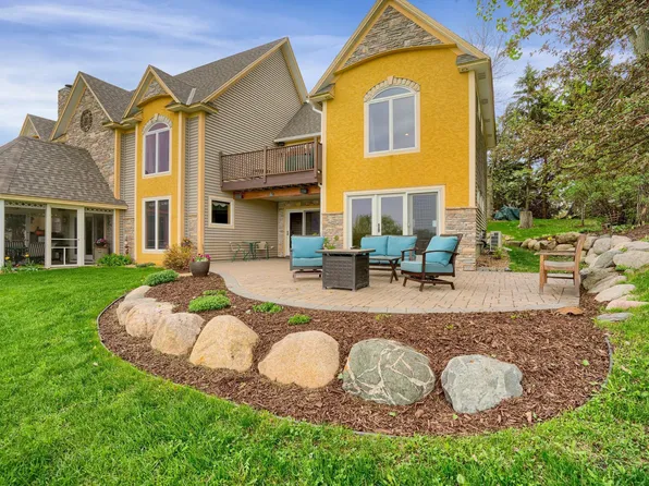 14541 Highland Dr, Shakopee, MN 55379
