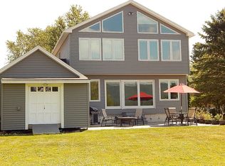 8 Thomas Rd, Pittsfield, MA 01201