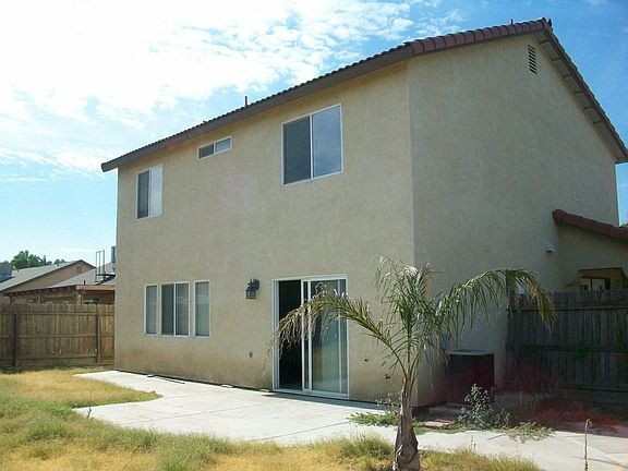 4th image of 1104 Hoover Way
