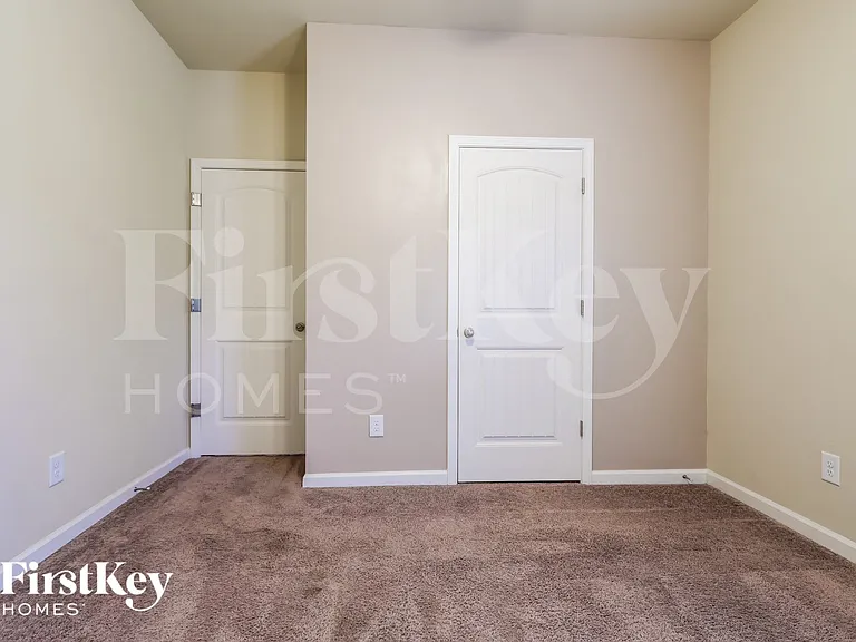 6013 Cloverfield Way — Photo 13