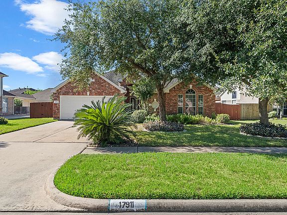 3rd image of 17911 Oak Park Bend Ln