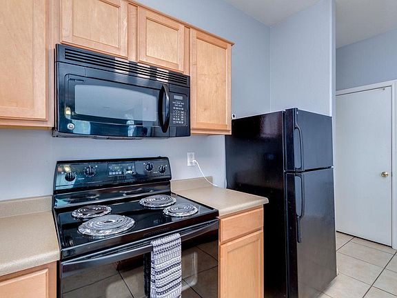 5th image of 5210 W Illini St